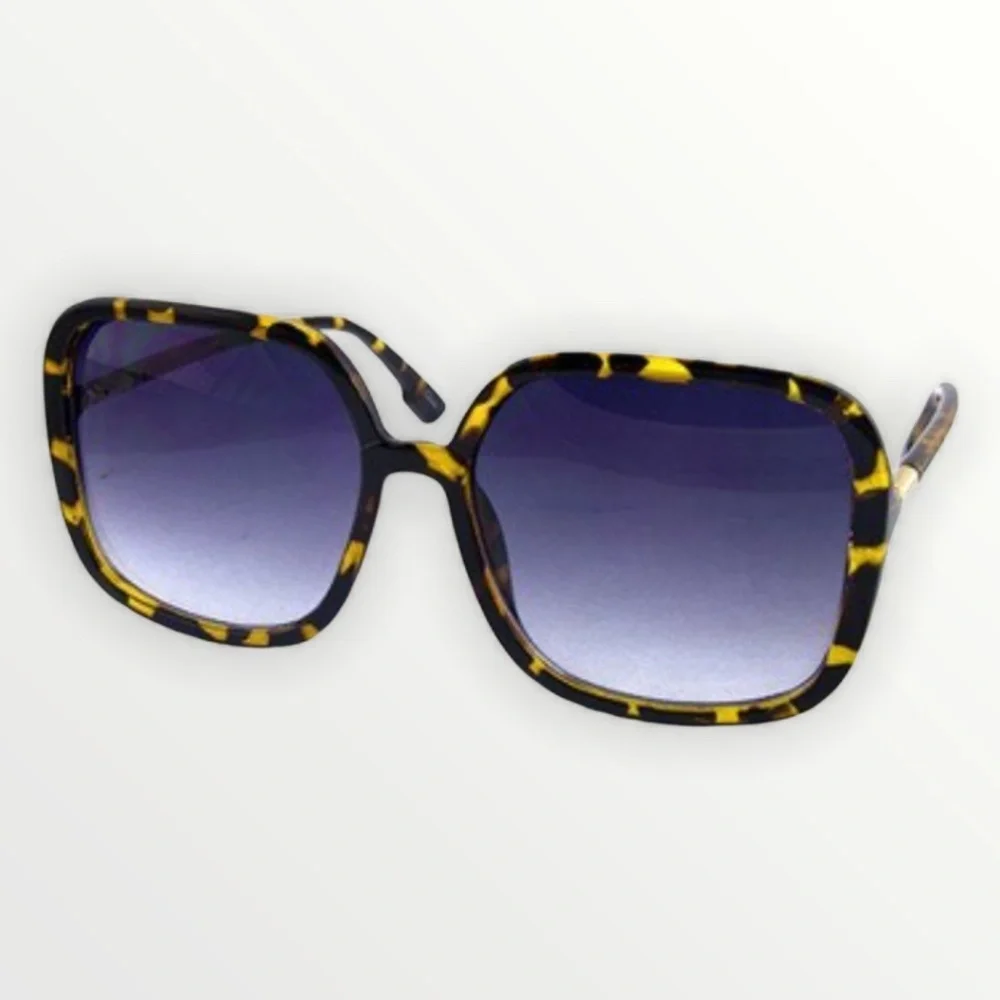 FULLY RIMMED FASHION SUNGLASSES - Picture 2 of 3